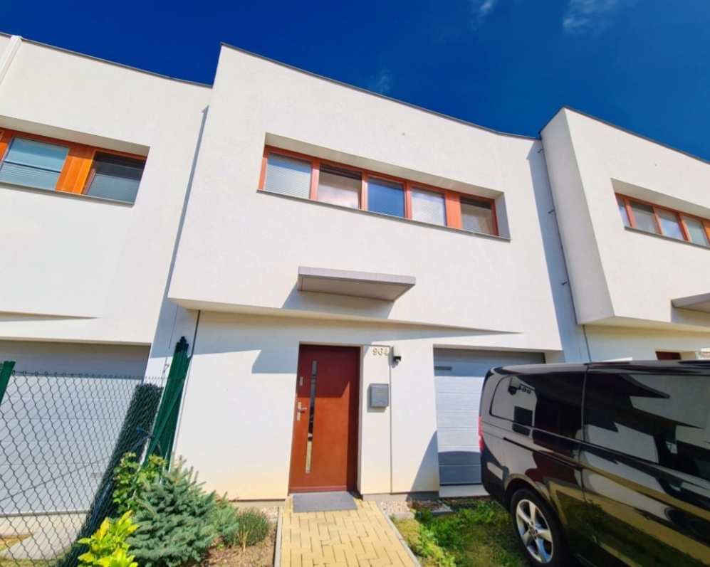 Rodinný dům 4+kk, 140m2, pozemek 189m2, Praha 9 – Dolní Počernice