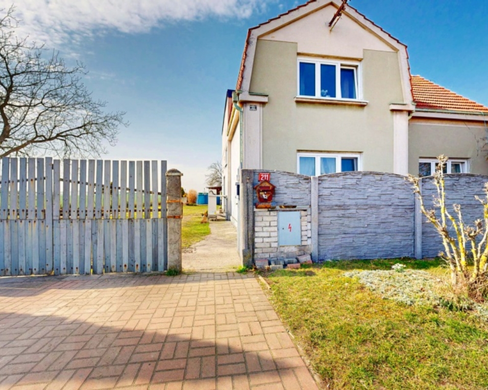 Dvougenerační RD 3+kk/ 2+1, 155m2, pozemek 1.607m2, Krchleby, okres Nymburk